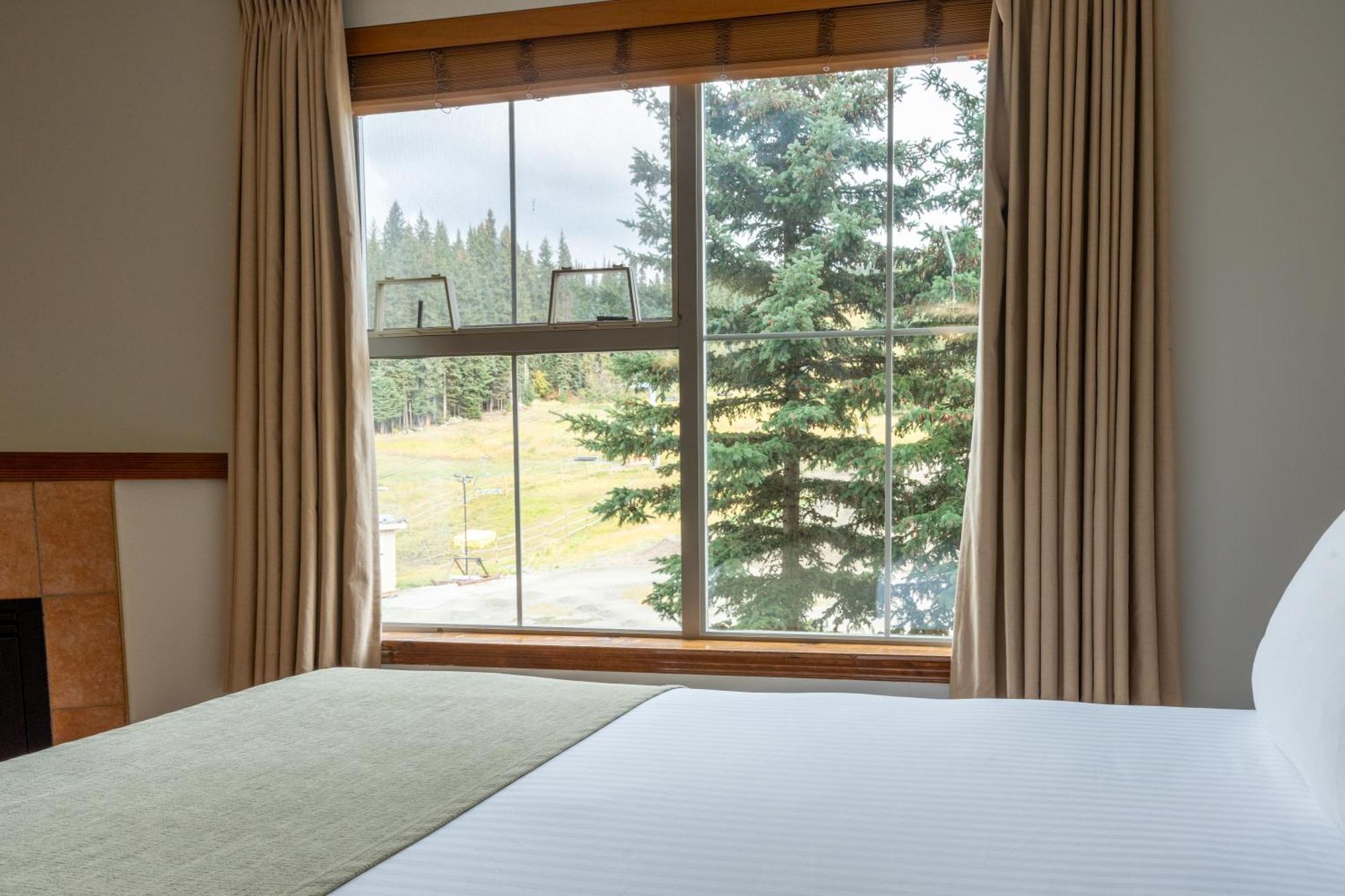 Sundance Lodge Sun Peaks Bagian luar foto