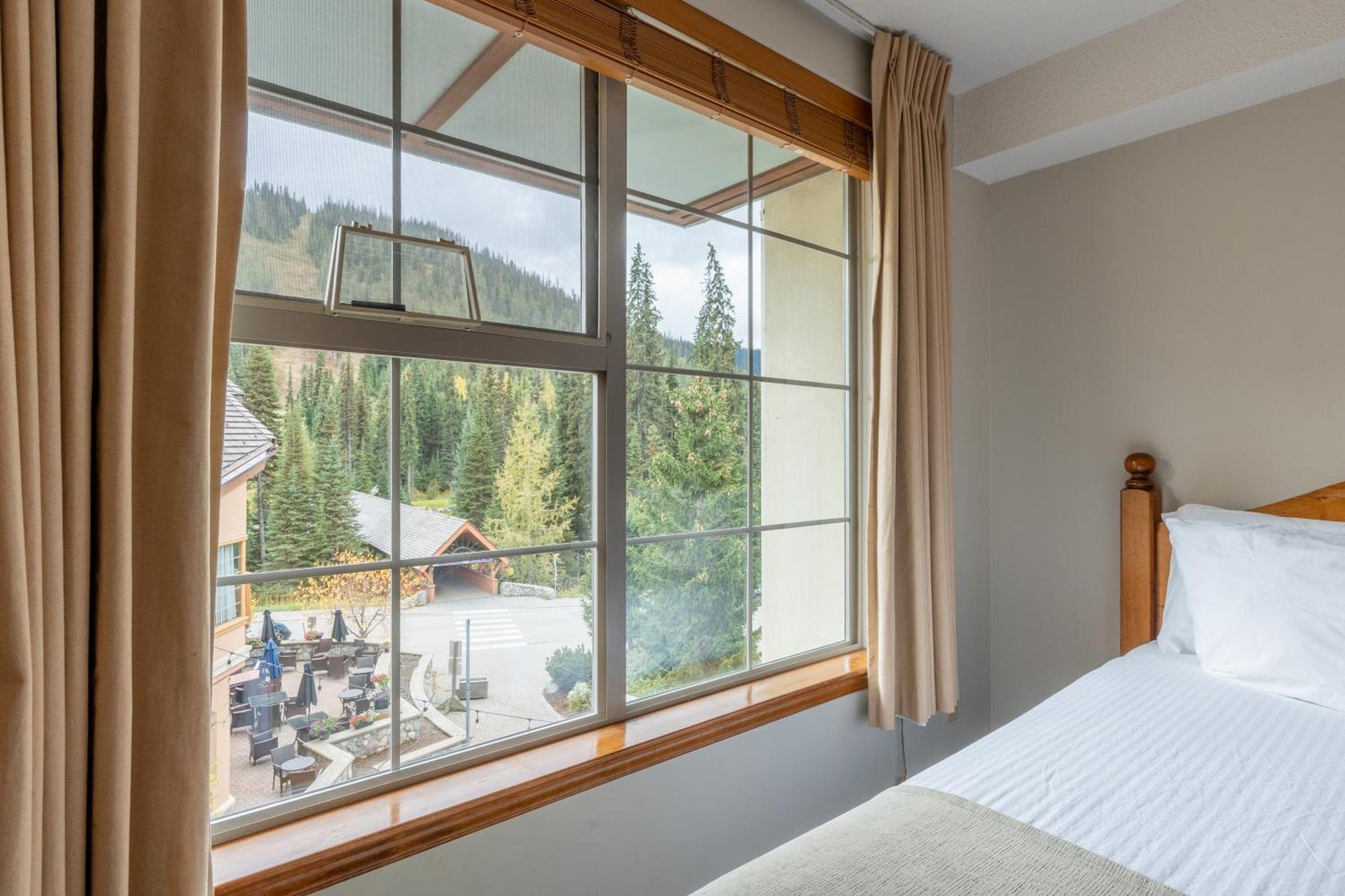 Sundance Lodge Sun Peaks Bagian luar foto